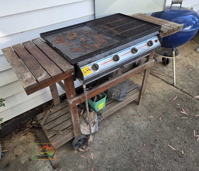 4 Burner Gas BBQ on Timber Trolley - photo 6