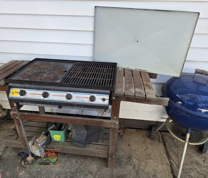 4 Burner Gas BBQ on Timber Trolley - photo 3