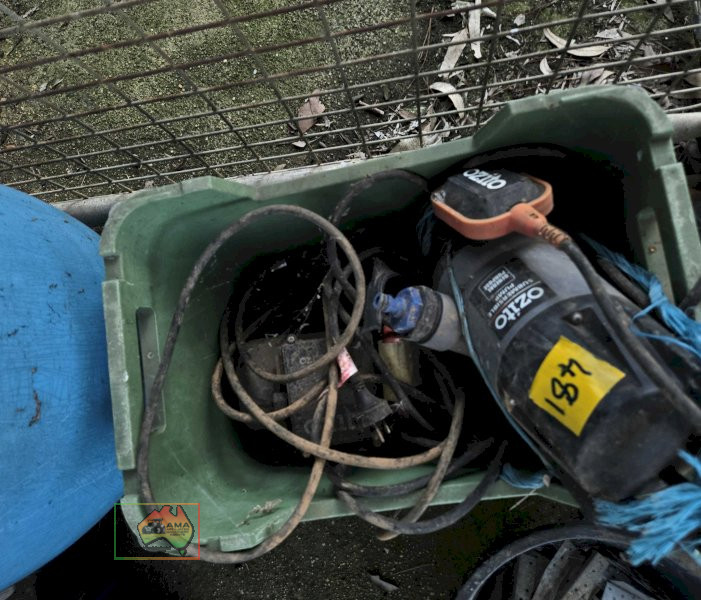 2x Submersible Electric Pumps
