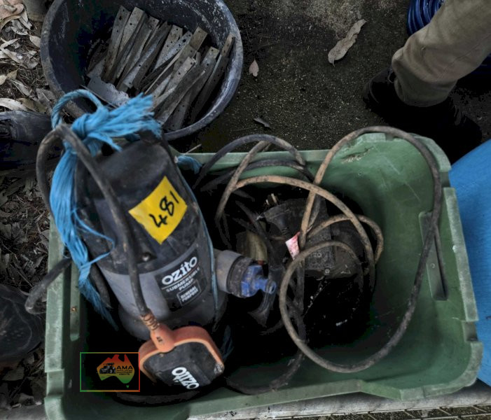 2x Submersible Electric Pumps - photo 2
