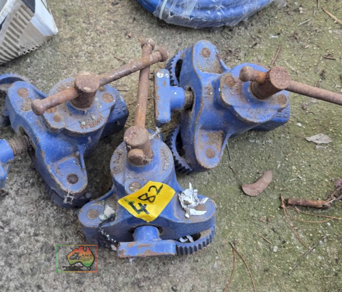 3x Adjustable Clamps - photo 3
