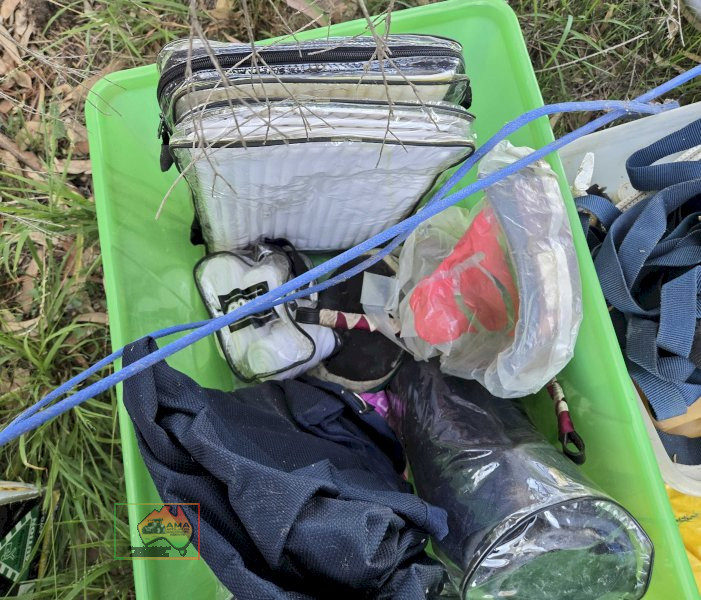 2 Tubs of Assorted Horse Gear - photo 4
