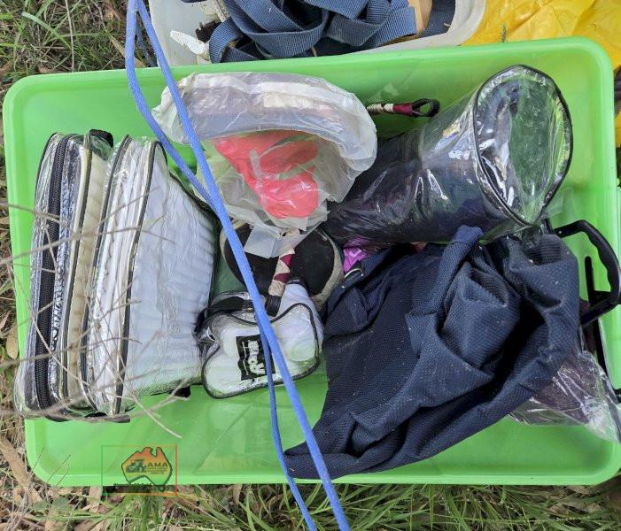 2 Tubs of Assorted Horse Gear - photo 3