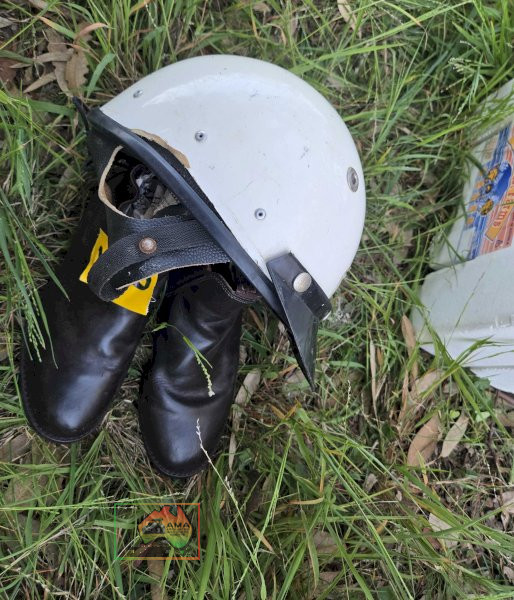 Pair of Size 4-1/2 Dublin Riding Boots & Helmet - photo 3