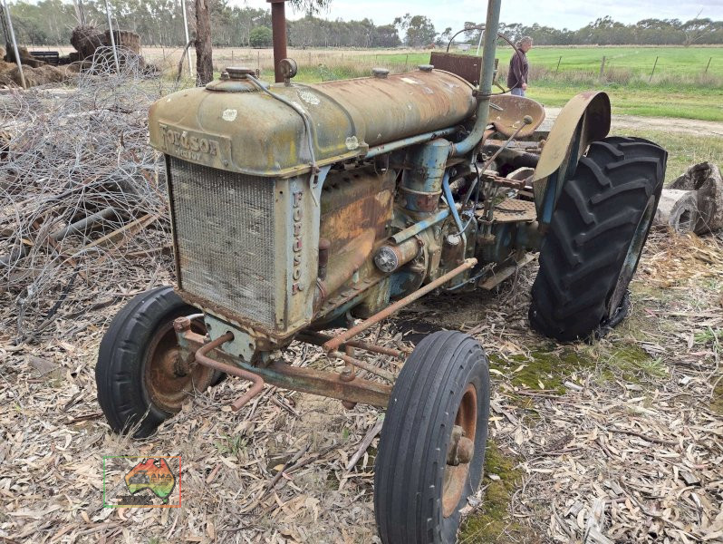 Fordson E27n Tractor