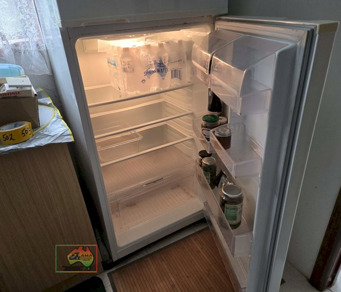Kelvinator Fridge Freezer, Good Working Cond. - photo 3