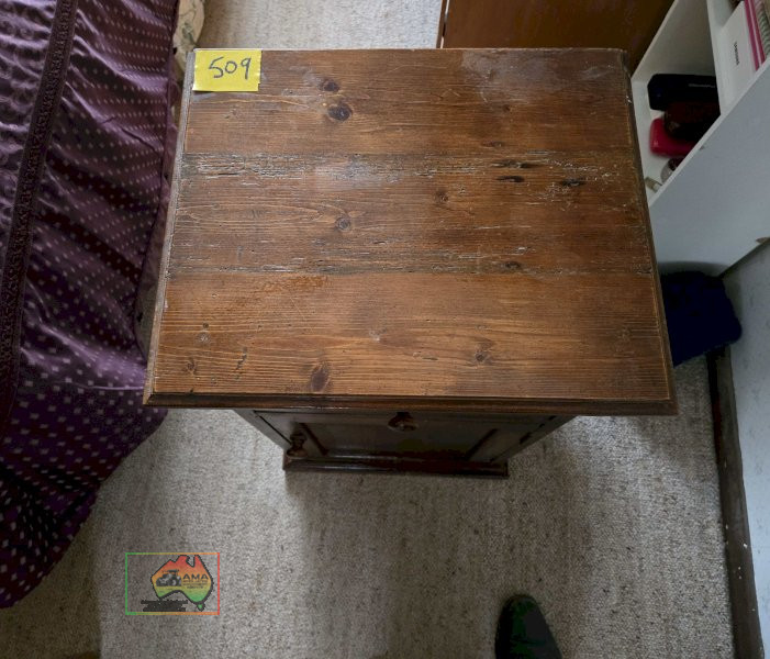 Pair of Solid Timber Bedside Cabinets - photo 4