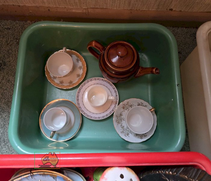 4x Tubs of Assorted Crockery - photo 6