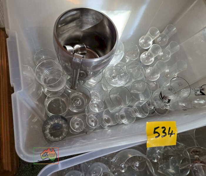 2x Tubs of Assorted Glassware - photo 4