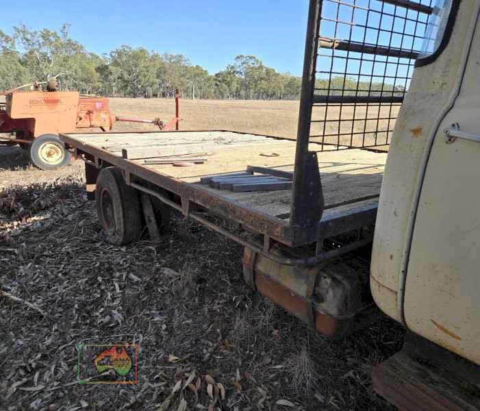 Bedford J3 Tray Truck - photo 12
