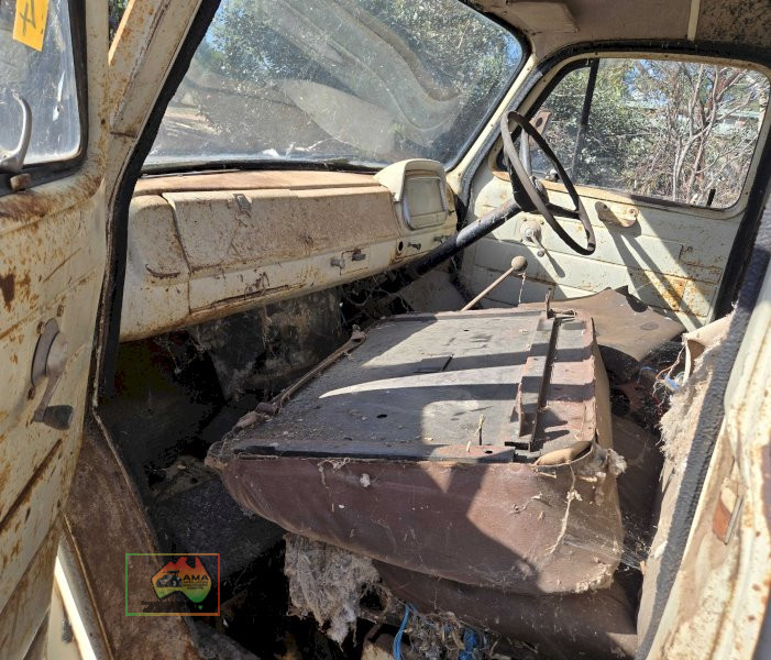 Bedford J3 Tray Truck - photo 3