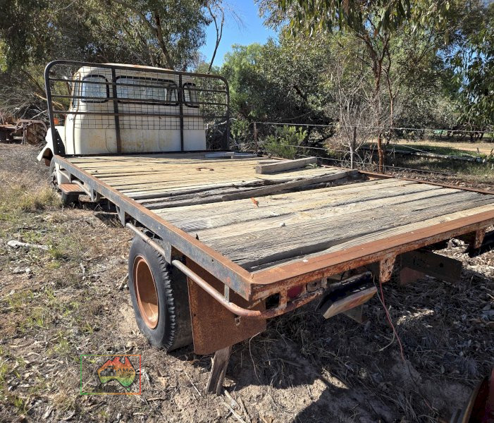 Bedford J3 Tray Truck - photo 13