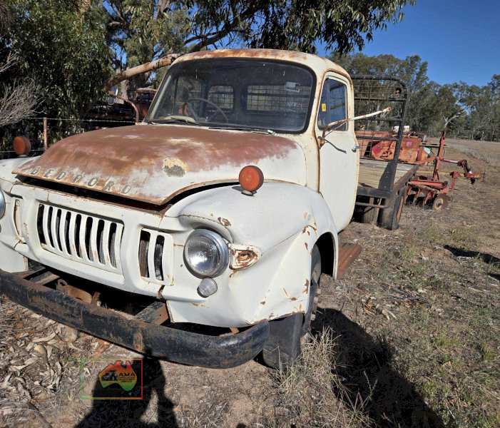 Bedford J3 Tray Truck - photo 2