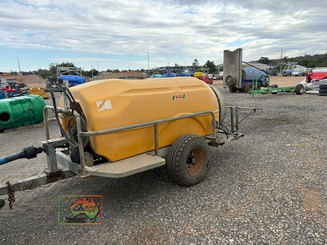 Tornado 2000 airblast orchard sprayer - photo 2