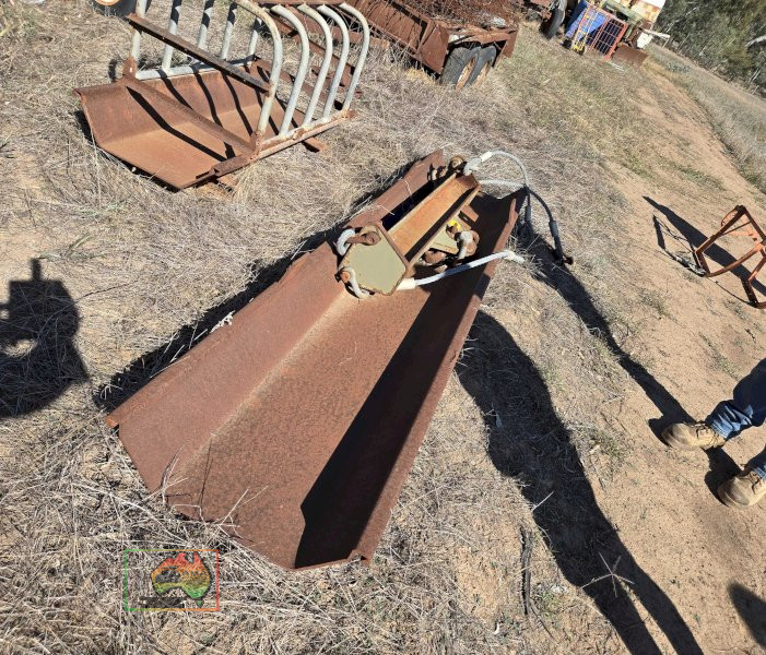 H/duty 6mm Steel Feed trough 9'10"