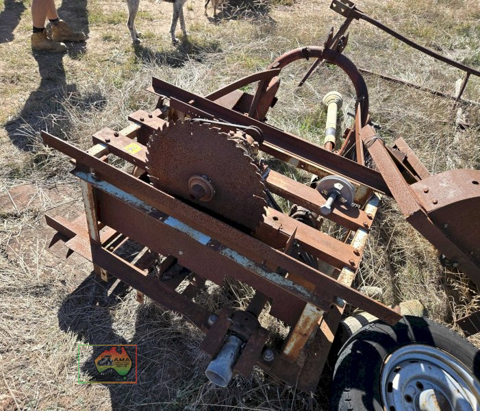 PTO Driven Saw Bench with Dust Blower