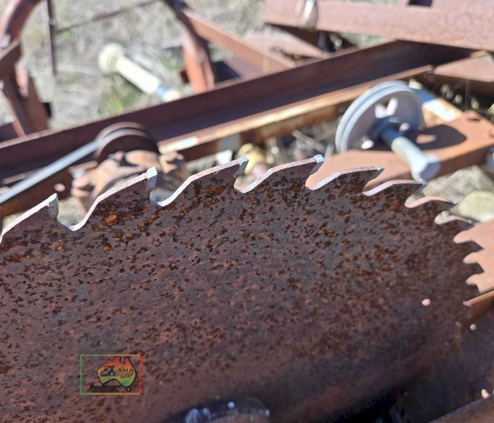 PTO Driven Saw Bench with Dust Blower - photo 2