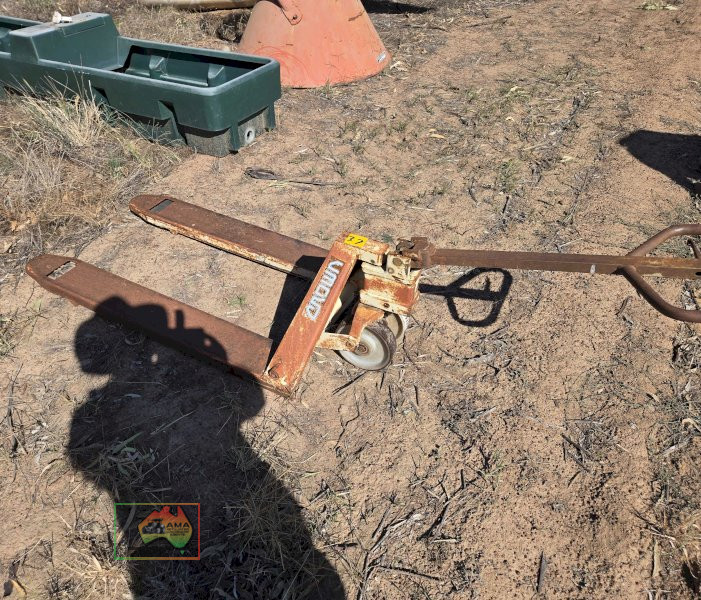 Crown Pallet Trolley Jack - photo 2