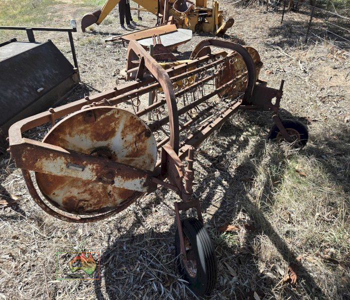 IH-541A PTO Rollerbar Hay Rake - photo 4