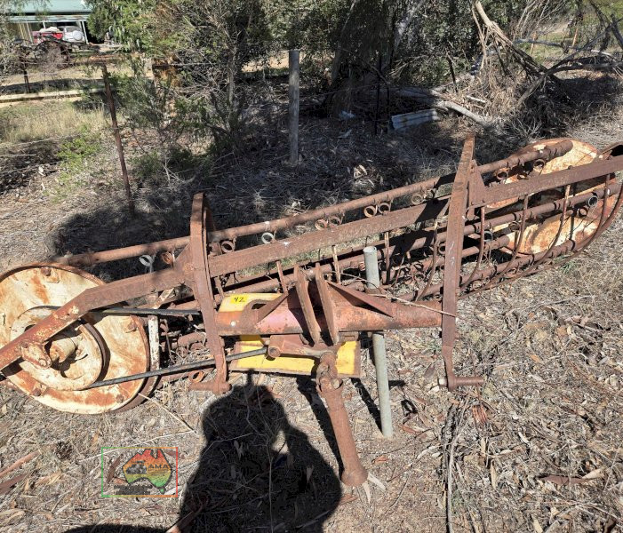 IH-541A PTO Rollerbar Hay Rake