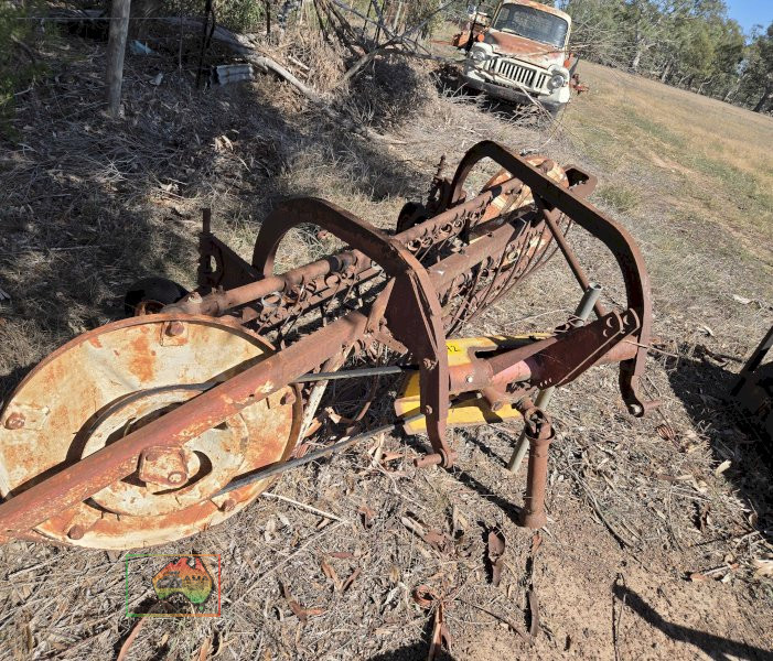 IH-541A PTO Rollerbar Hay Rake - photo 2