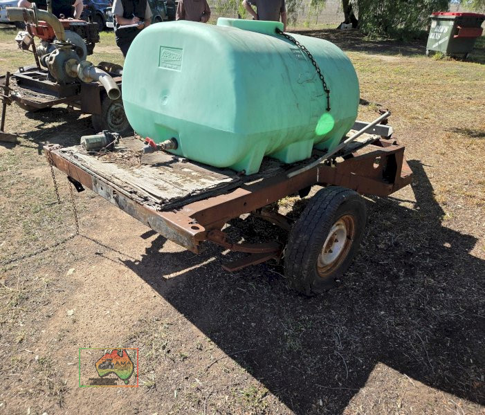 Rapid-Spray Poly Water Tank on Trailer - photo 3