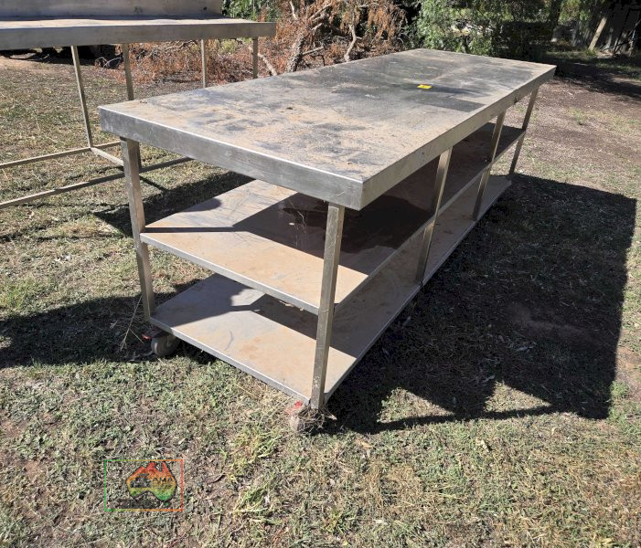 9 x 3ft Food-grade Stainless Prep Bench on Castors - photo 4