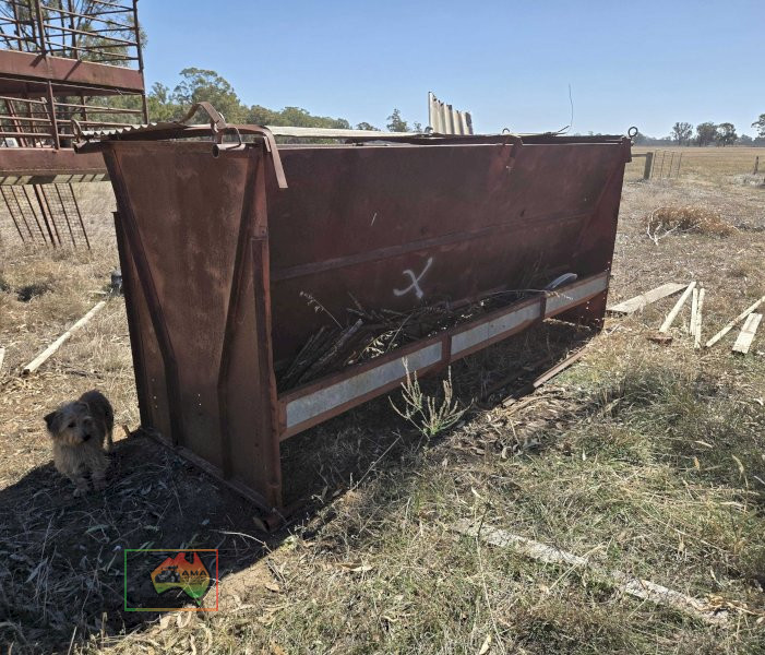 Livestock Grain Feeder 11'7" x 4' - photo 3