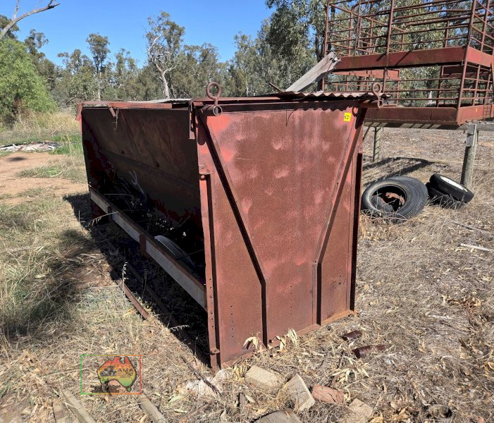 Livestock Grain Feeder 11'7" x 4' - photo 2
