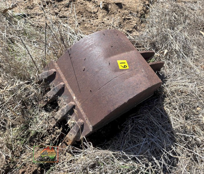 Backhoe Bucket with Teeth