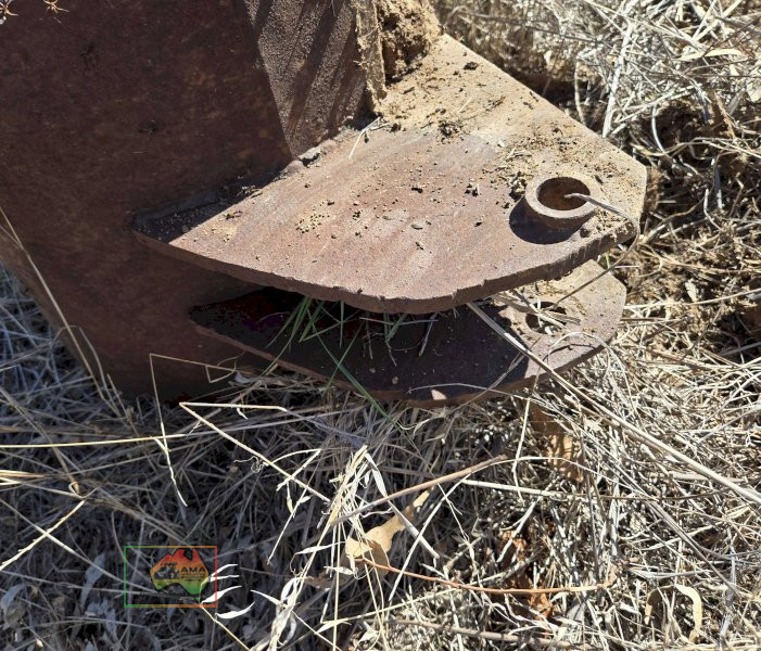 Backhoe Bucket with Teeth - photo 4