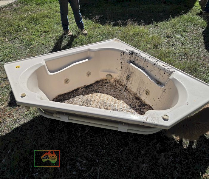 Fibreglass Spa Bath - photo 1