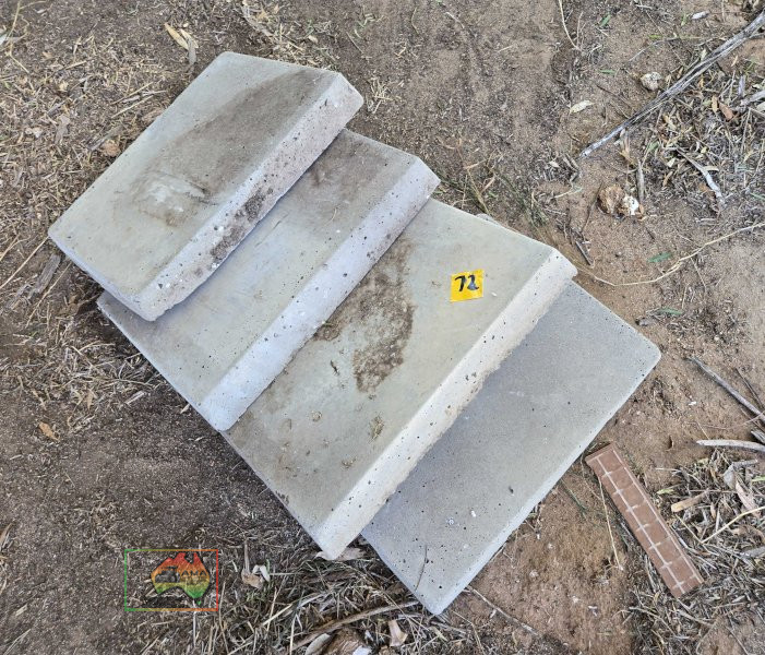 15in x 20in Concrete Garden Pavers x4