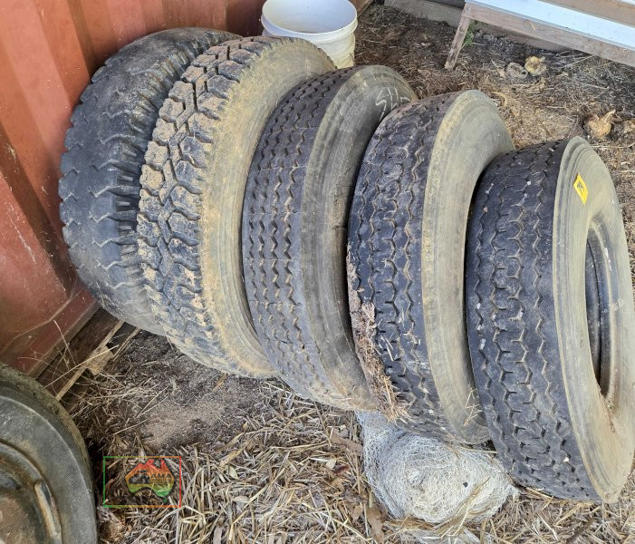 5x Truck Tyres with Tubes 8.25R16 - photo 3