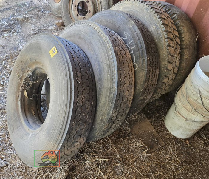 5x Truck Tyres with Tubes 8.25R16 - photo 4
