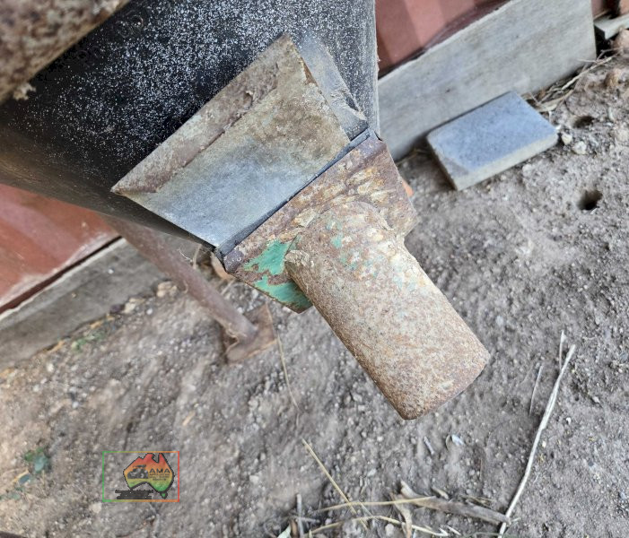 3 Bin Grain Feed Table - photo 4