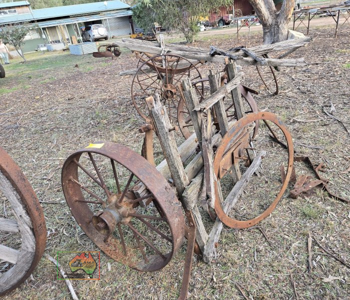 Antique Timber Wagon - photo 2