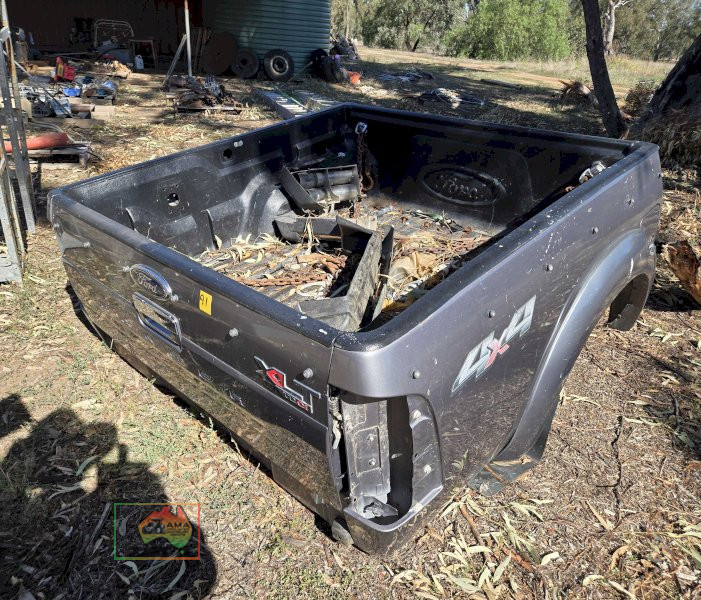 Ford XLT Tub with Plastic Tub Liner - photo 2