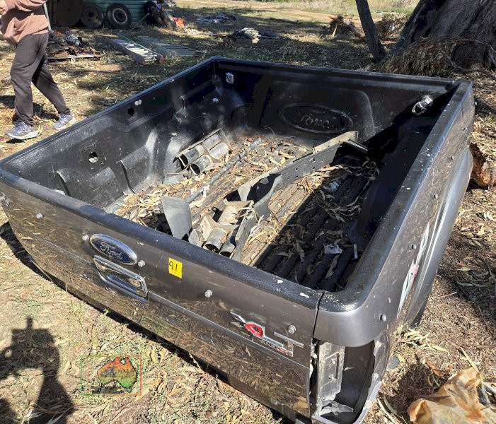 Ford XLT Tub with Plastic Tub Liner - photo 5