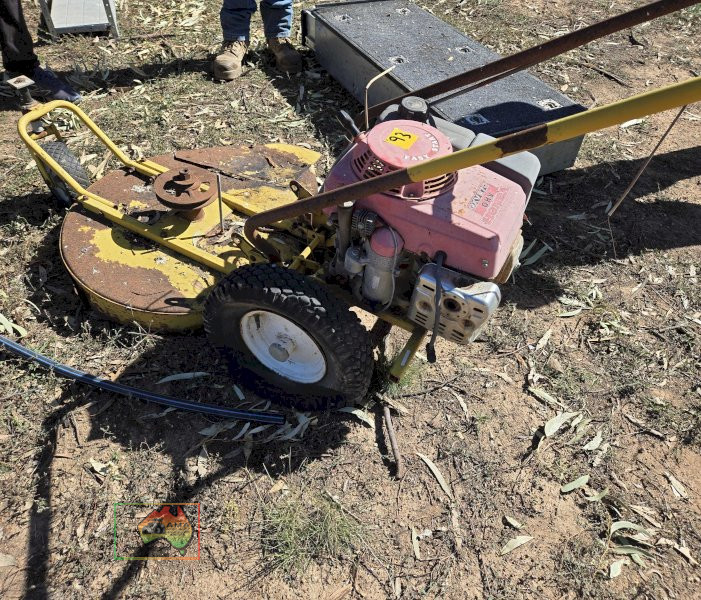 3 Wheel Walk-behind Mower with Honda GXV-270 Mtr. - photo 2