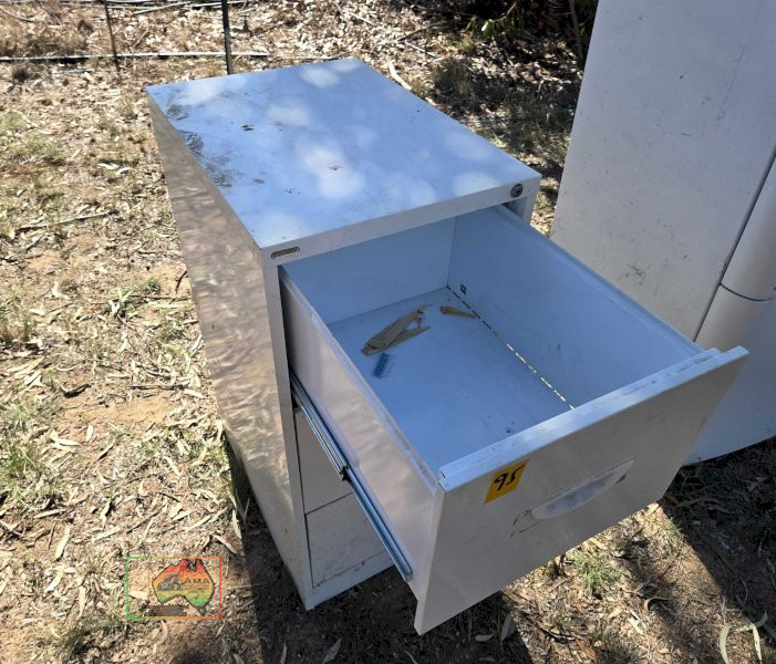 3 Drawer Filing Cabinet - photo 2