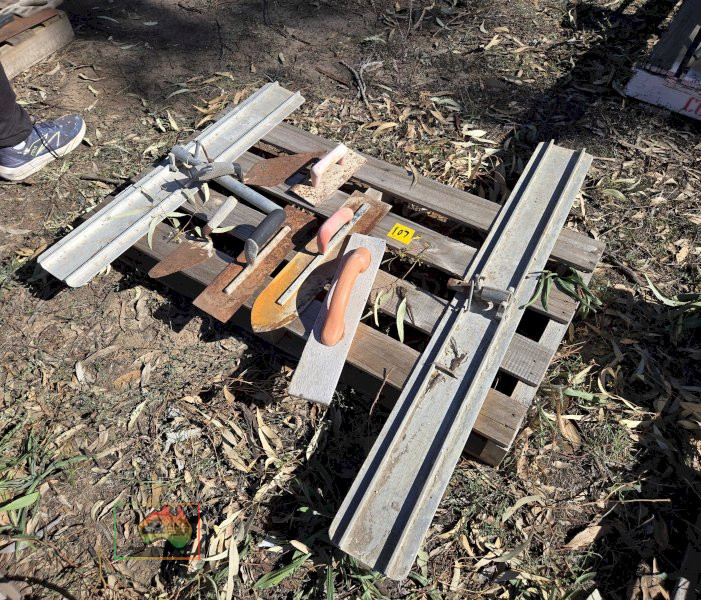 Builder's Concreting Tools