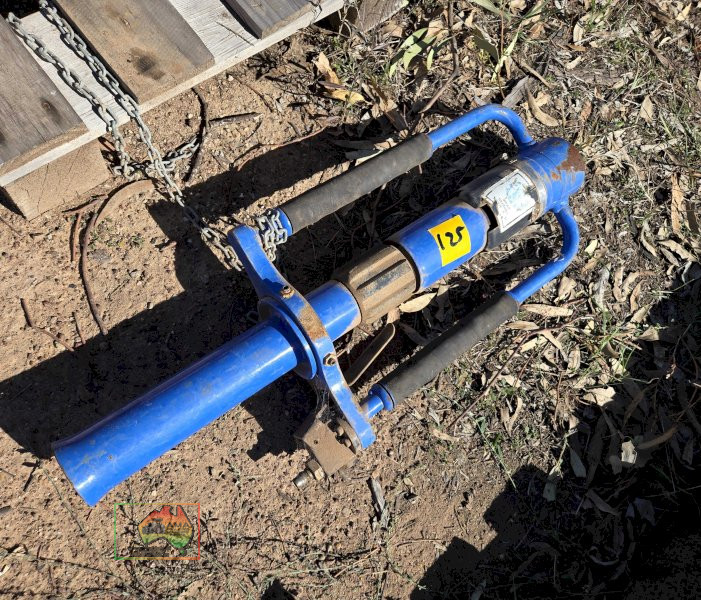 Air Driven Vibrating Post Rammer