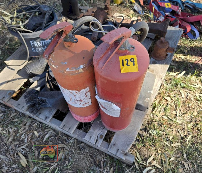 2x Fire Extinguishers