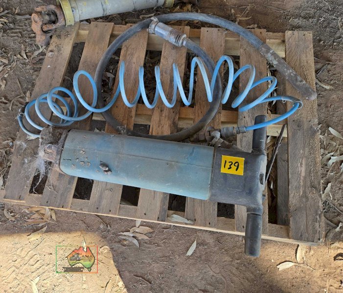 Air Operated Jack Hammer/Concrete Viabrator - photo 1