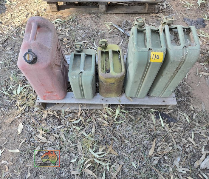 5 Jerry Cans, No Rust Holes