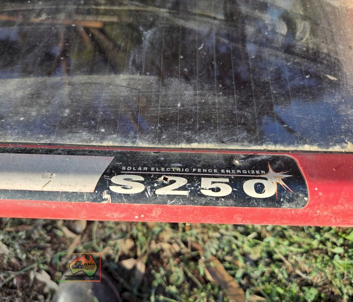 Solar Elec. Fence Unit, Underground Cable & Portable Fence Energiser. - photo 5