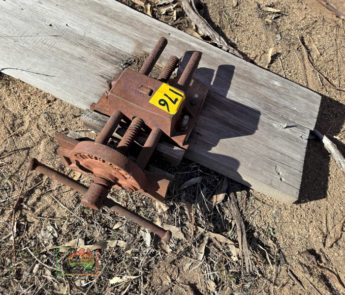 No.8 Dawn Screw Vice
