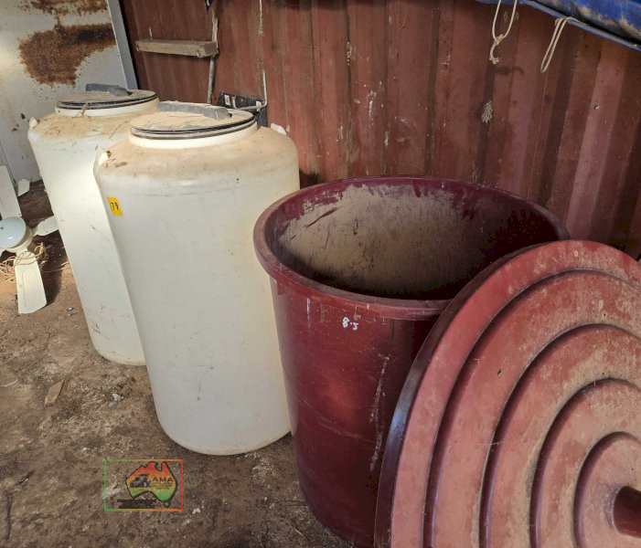 2x Food Grade Wine Vats & Poly Drum - photo 2