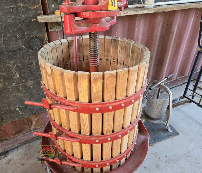 Winemakers Grape Press - photo 4